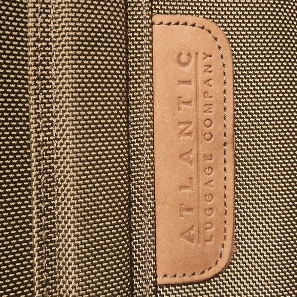 Atlantic Luggage Company Carry On bag Green - Picture 2 of 13